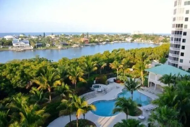 Nick's Waterside Condo - Havuz