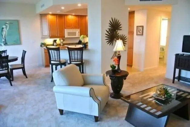 Nick's Waterside Condo - Oda