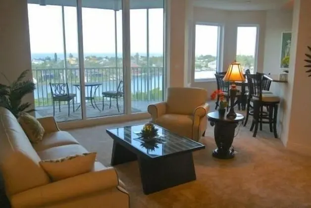 Nick's Waterside Condo - Oda Düzeni