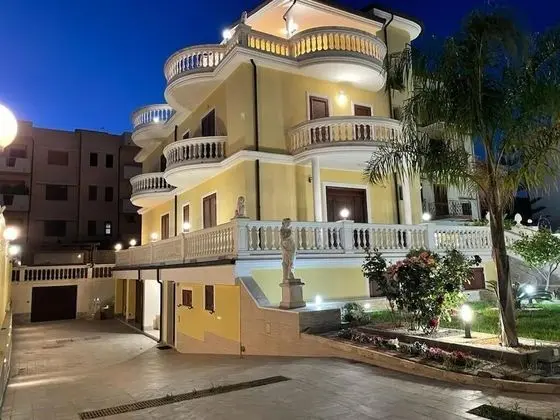 Nicole House
