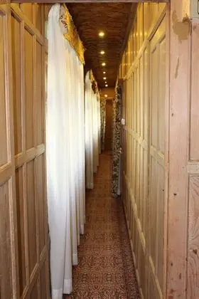 Nigeen Lake View Resort - Lobi