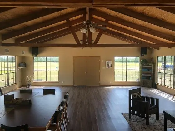 Night Bird Ranch - İç Mekan
