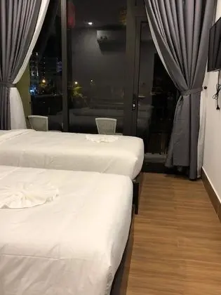 The Night Market Villa - Oda