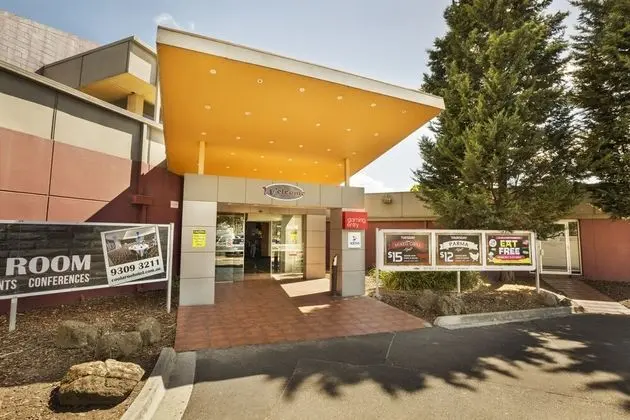 Nightcap at Coolaroo Hotel