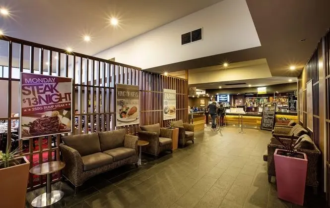 Nightcap at Keysborough Hotel - Lobi
