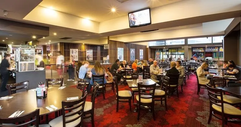 Nightcap at Keysborough Hotel - Yerinde Yemek