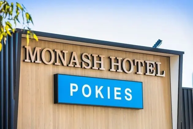 Nightcap at Monash Hotel - Dış Mekan