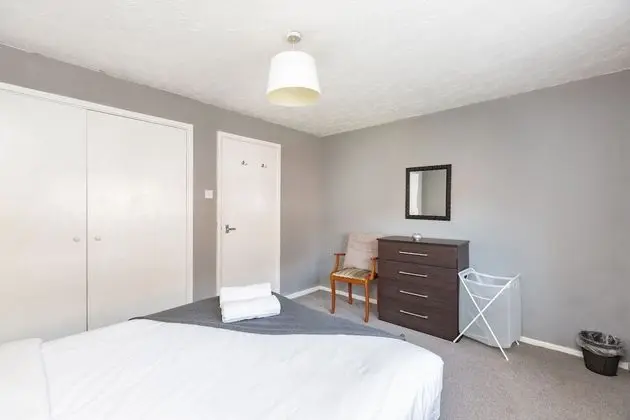 Nightingale Suite by Kasar Stays - Oda