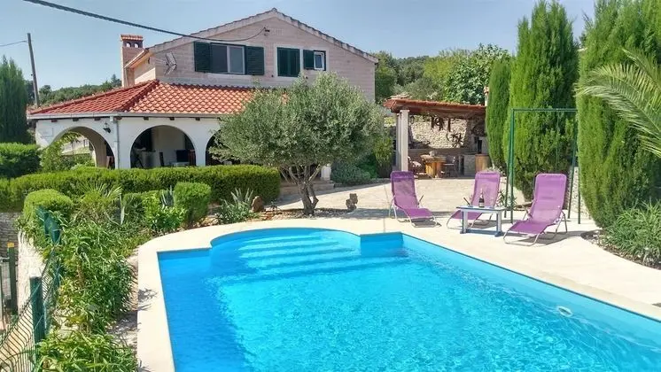 Villa Nika