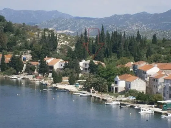 Niki - 20m From the sea - A2
