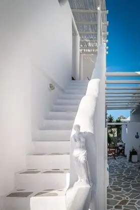Niki Savvas Studio & Suites - Dış Mekan