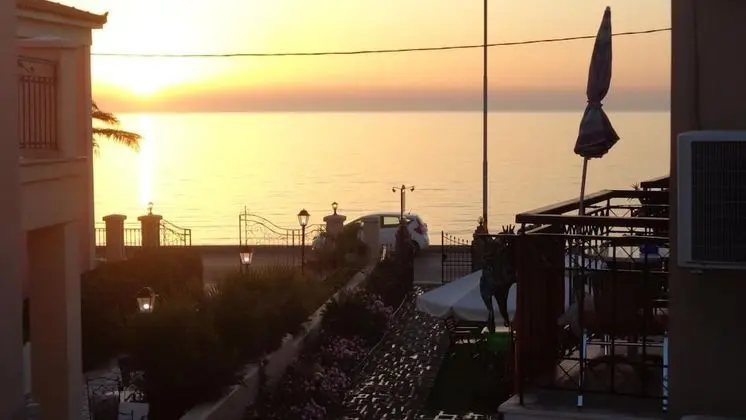 Niki Studios Sea-Front - Dış Mekan