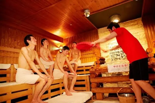 Nikoh Capsule Hotel Refre - Hostel - Caters to Men - Spa