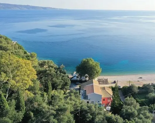 Villa Nikolakis, Kerasia, on the beach