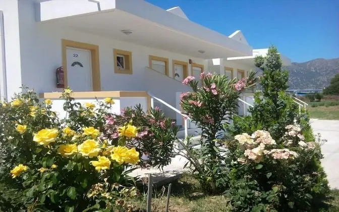 Nikos 2 Studios & Apartments - Dış Mekan