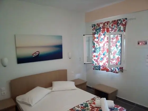 Nikos Apartments