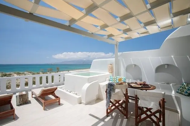Nikos & Maria Studios