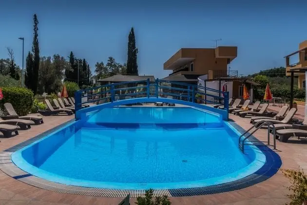 Nikos Villas - Havuz