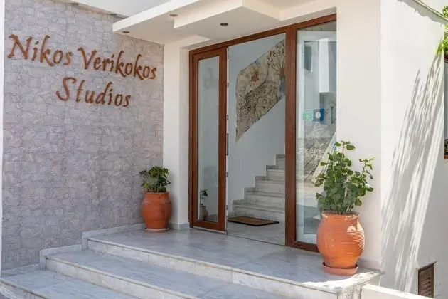 Nikos Verikokos Studios - Dış Mekan