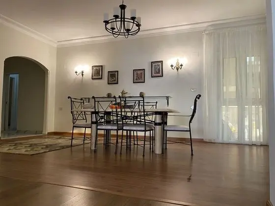 Nile View 2-bed Apartment in Zamalek Cairo - Yerinde Yemek