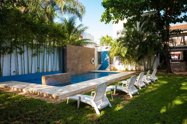 Nina Hotel & Beach Club