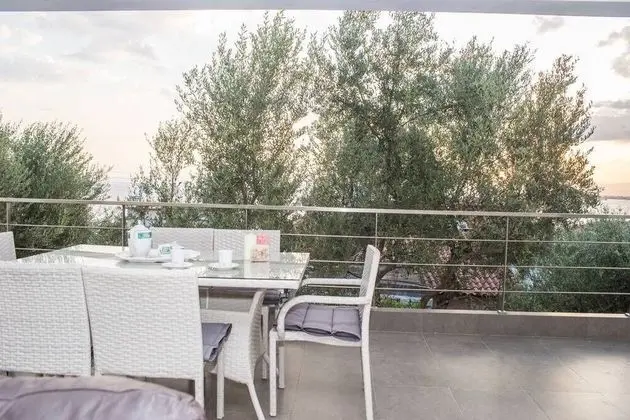Nina's Villa, Cosy Seaview Retreat - Dış Mekan