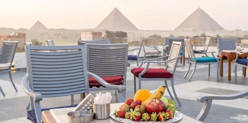 Nine Pyramids View Hotel - Öne Çıkan Resim