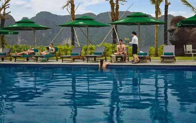 Ninh Binh Hidden Charm Hotel & Resort - Havuz