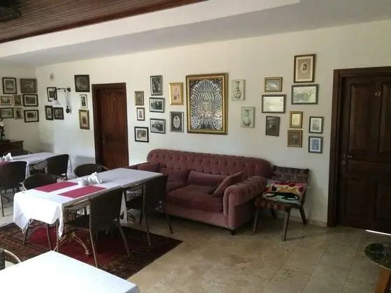 Ninova Pension - Lobi