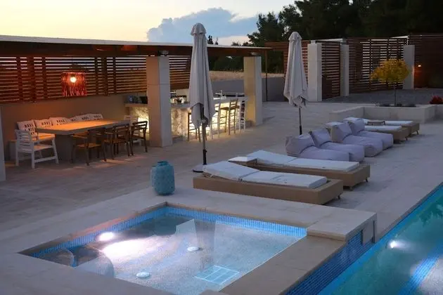Niovi Boutique Apartments - Lobi