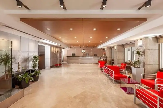 Nippon Hotel - Lobi