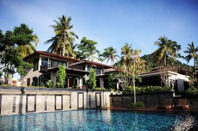 Niramaya Villa and Wellness - Havuz