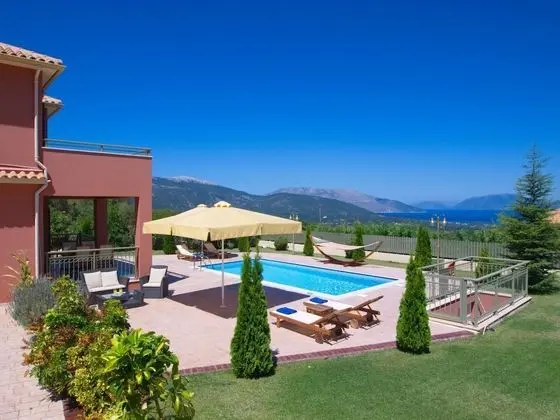Villa-nireaus Captivating Views Over Sami Bay