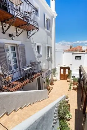 Niriides Guesthouse - Dış Mekan