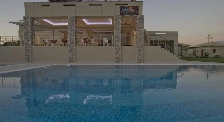 Niriides Villas - Havuz