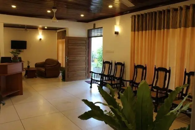 Nirmala Hotel and Restaurant - İç Mekan