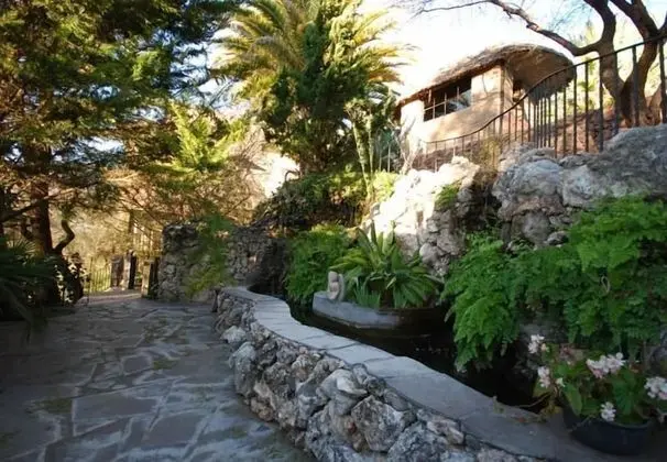 Nirvana Restaurant And Retreat - Havuz
