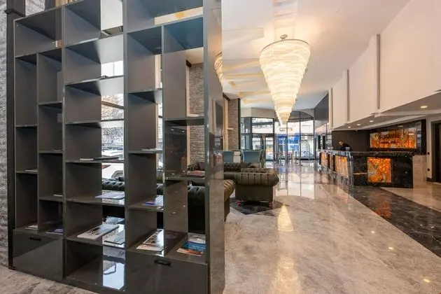 The Nirvanas Hotel - Genel