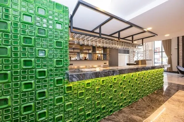 The Nirvanas Hotel - Genel