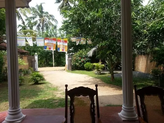 Nishan Surf Inn
