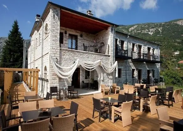 Nisista Lodge Mountain View - Dış Mekan