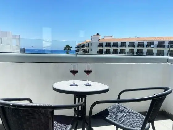 Nissi Adonis Suites