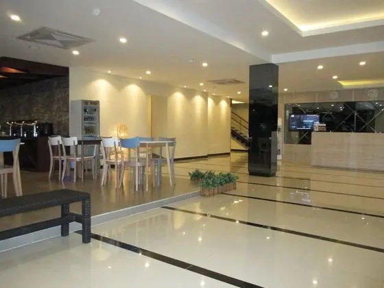 Nite & Day Batam Jodoh Square - CHSE Certified - Lobi