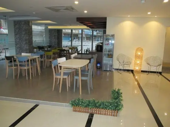 Nite & Day Batam Jodoh Square - CHSE Certified - Yerinde Yemek