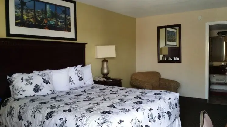 Nite Star Inn & Suite