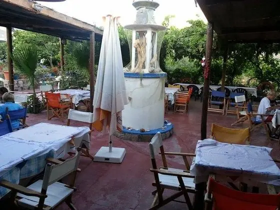 Nitsas Hotel Apartments - Yerinde Yemek