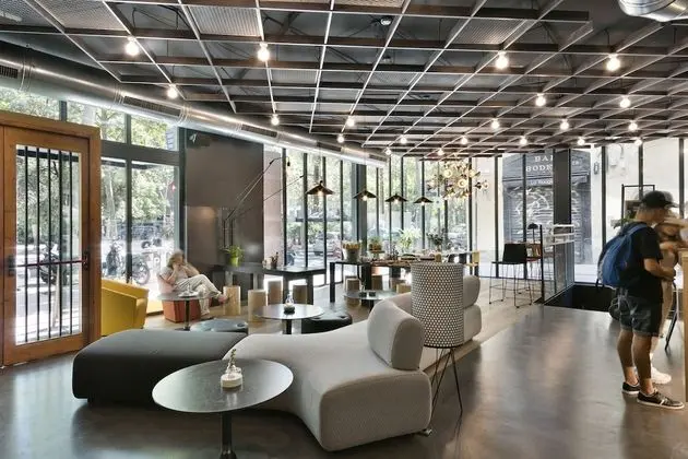Niu Barcelona - Lobi