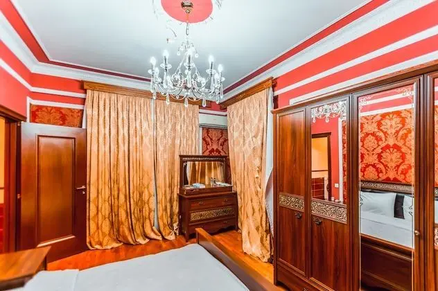 Nizami Street Royal Luxury Apartment - Oda