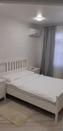 Nizhneimeretinskya apt 23