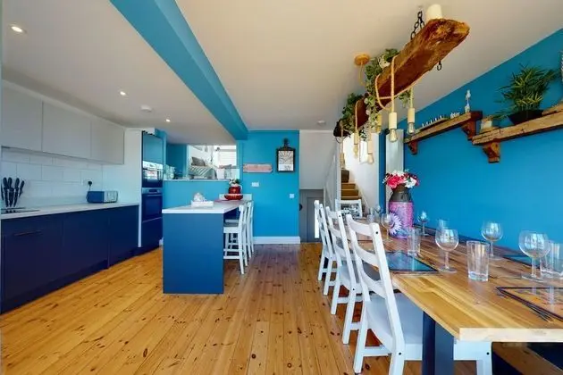 No. 28 Contemporary Beach Side Property With sea Views - Öne Çıkan Resim